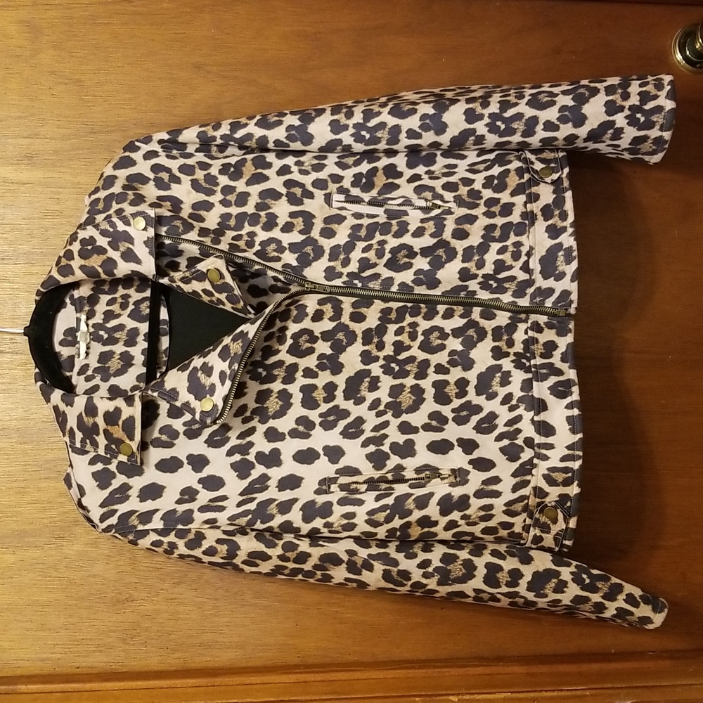 Leopard cheetah printed jacket. Suede feel, heavy, slightly cropped. Has pockets